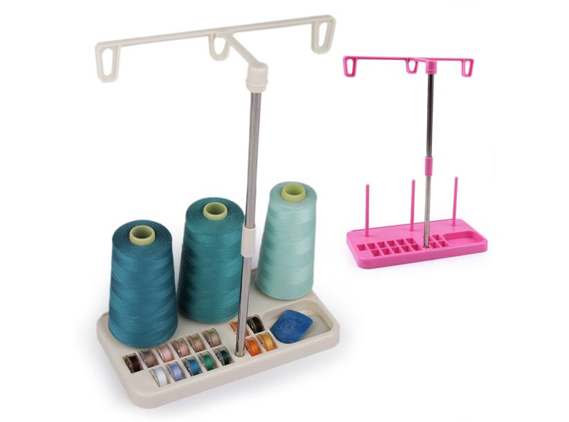 Stojan na 3 nite so zásobníkom na cievky