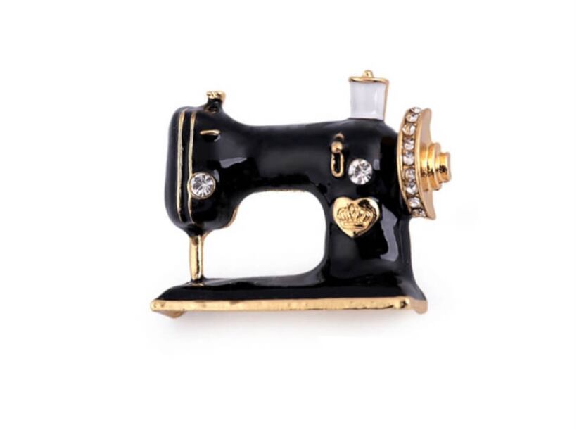 Brošňa šijací stroj - čierna