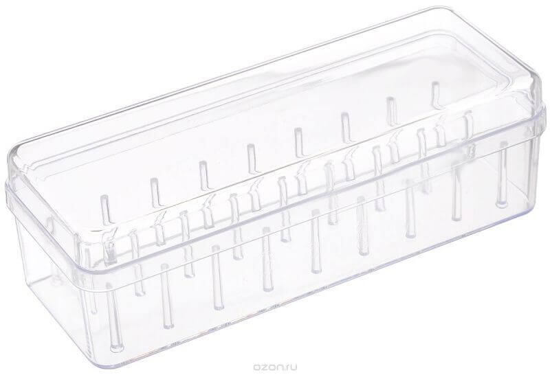 Box na 27 kusov nití - Gütermann