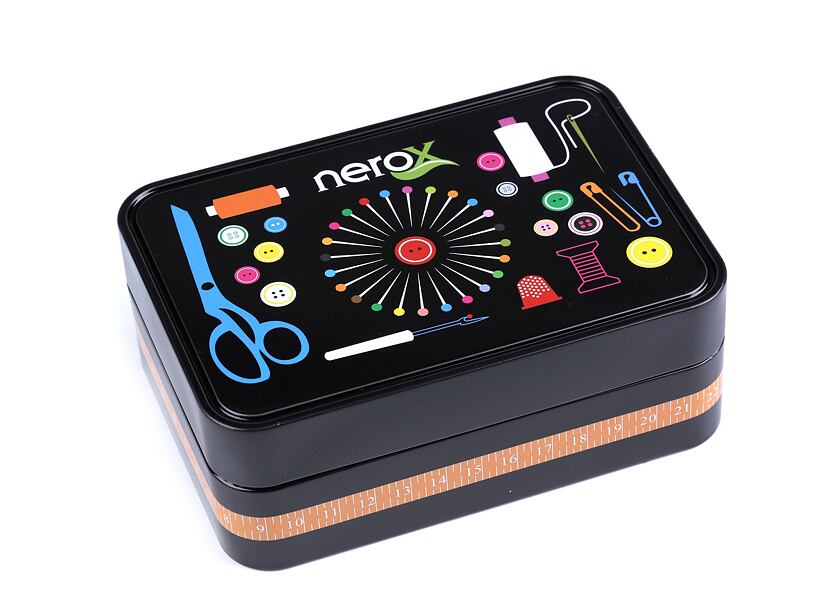 Plechová krabička na šijacie potreby (10 x 14,5 x 5,6 cm)