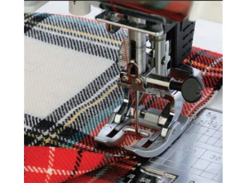 Šiaca pätka s otvorenou špičkou - šijacie stroje Janome MC6600P a 7700QCP