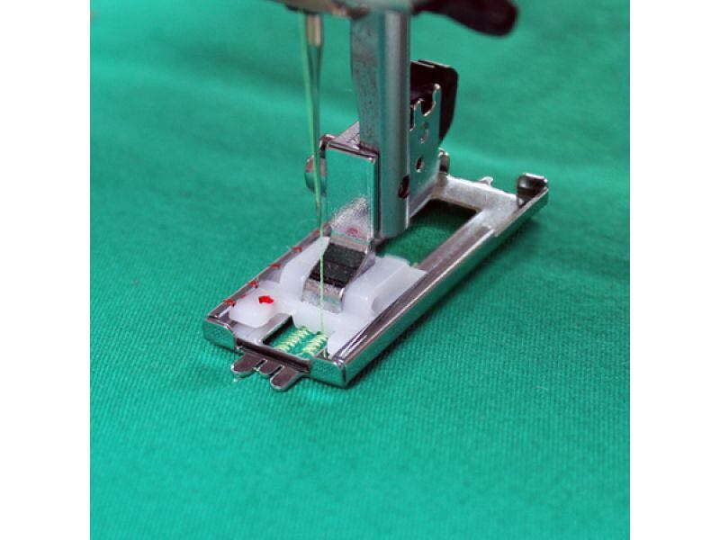 Pätka na šitie gombíkovej dierky kovová - Janome CB