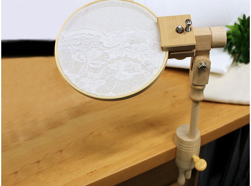 Stolový stojan na upevnenie kruhu na vyšívanie