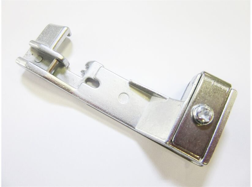 Pätka riasiaca - pre overlocky Lucznik 720 D, Singer 14 SH 754