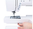 Šijací stroj Janome Horizon MC 9400 QCP - One-Touch systém výmeny stehovej dosky